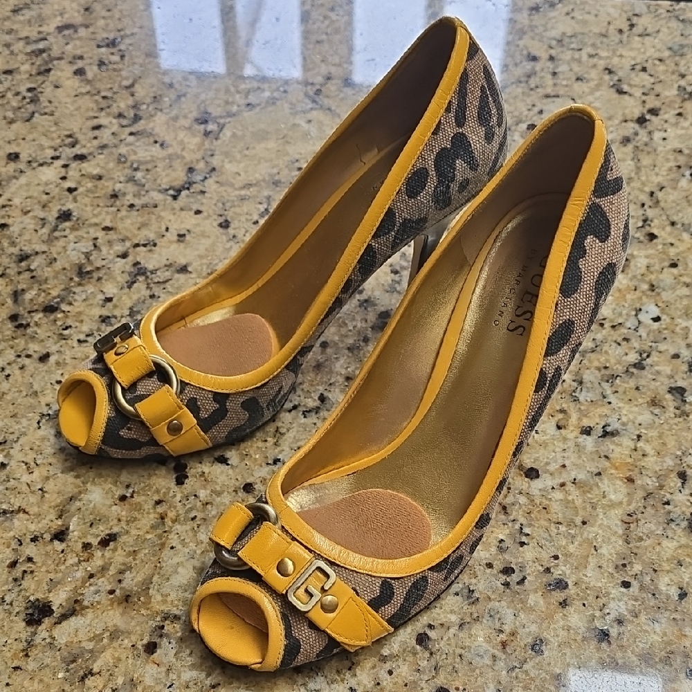 Guess Women's Yellow and Brown Patterned Heels